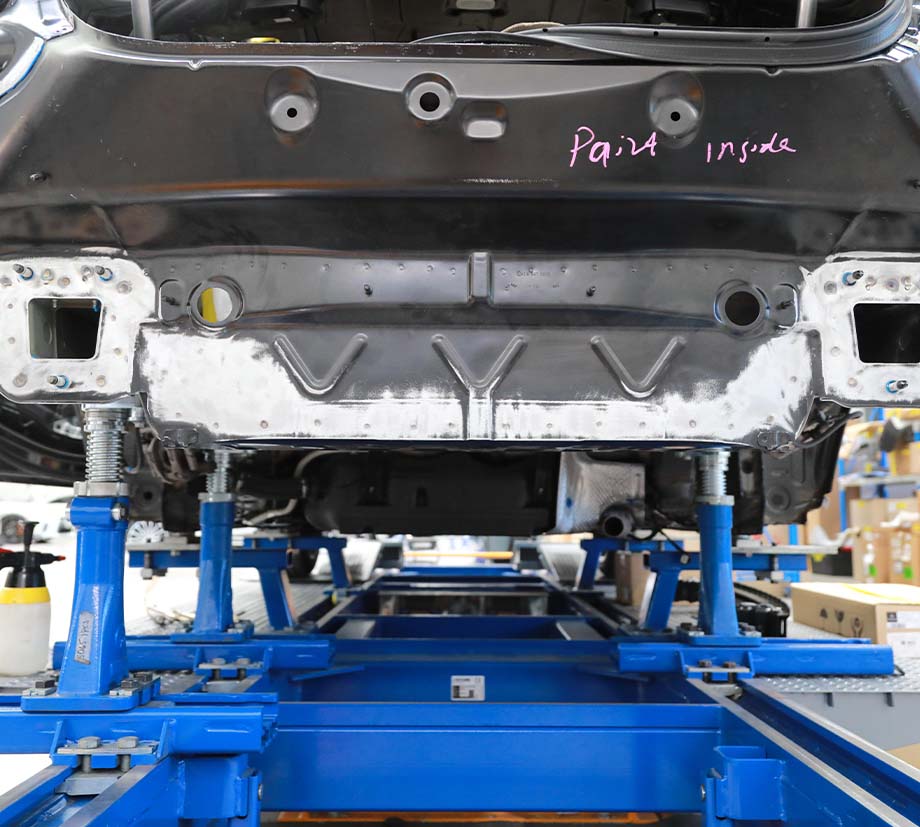 parramatta smash repair technology of car-o-liner service image